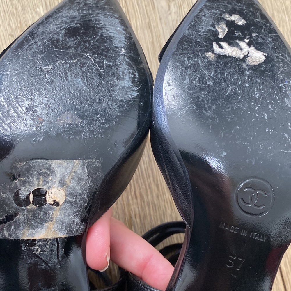 Chanel Leather Heels with Velvet Toe - Picture 4 of 6